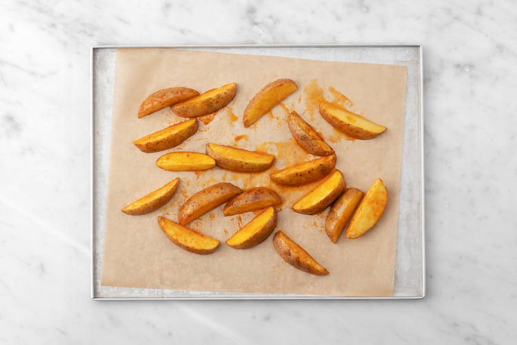 Enfourner les potatoes