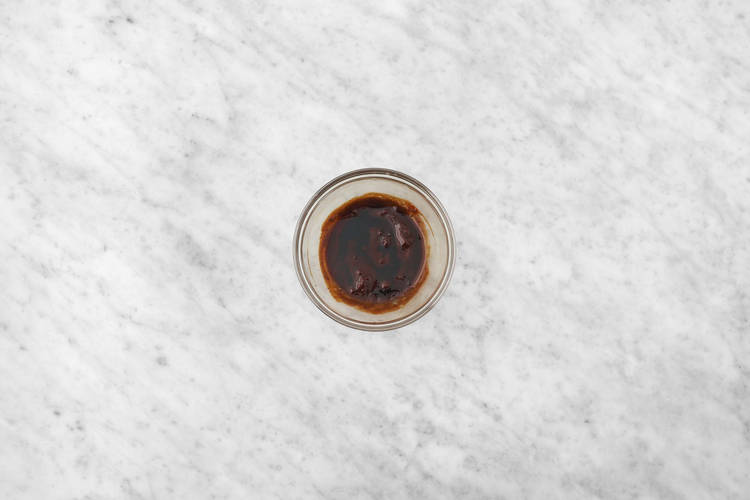 Make spicy sweet glaze