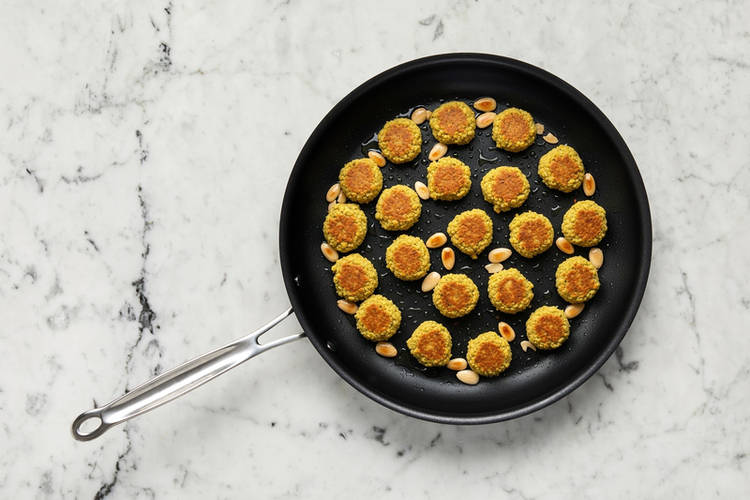 Cook falafel and almonds