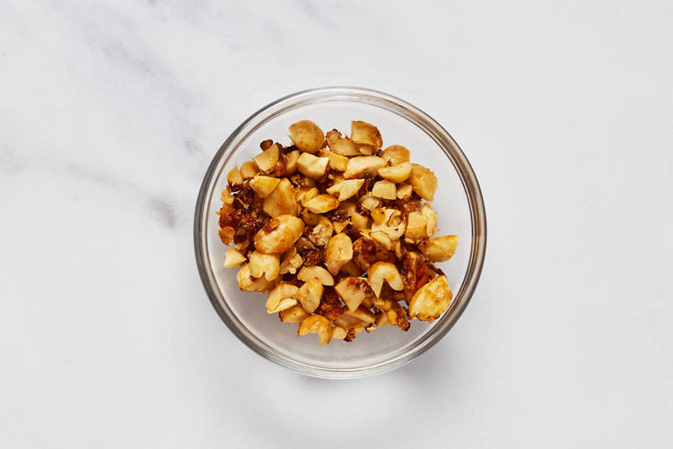Make chili peanuts