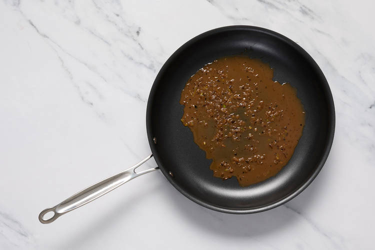 Préparer la sauce à l’échalote