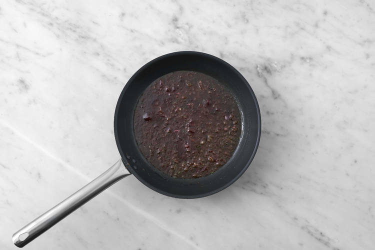 Make cranberry-wine sauce