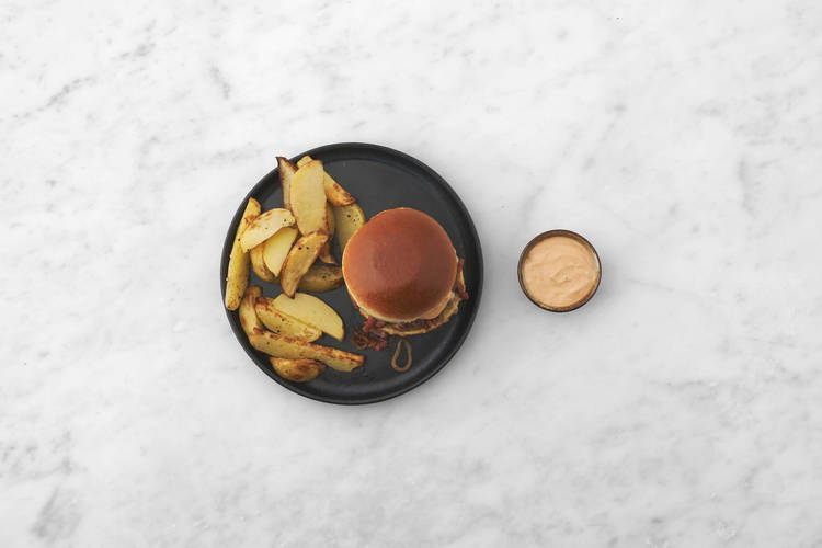 Toast buns and serve