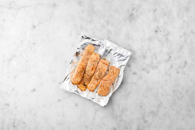 Grill salmon