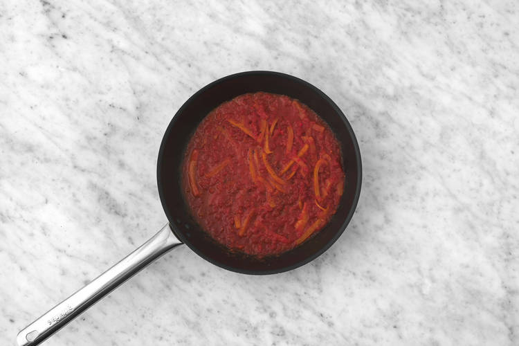 Cuire les légumes et commencer la sauce