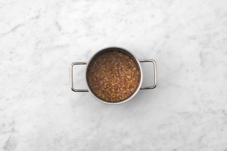 Préparer la base de relish