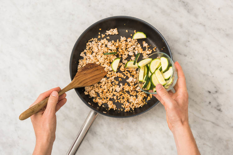 COOK TURKEY & ZUCCHINI