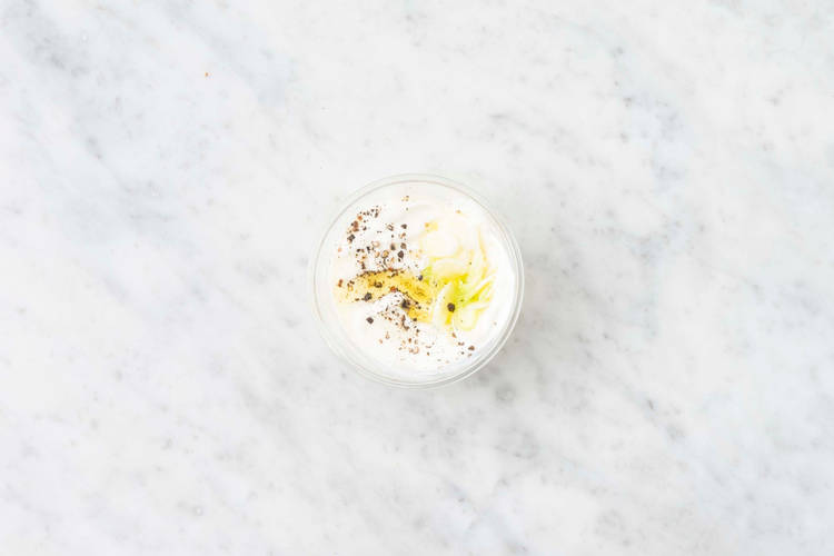 Preparare la salsa yogurt