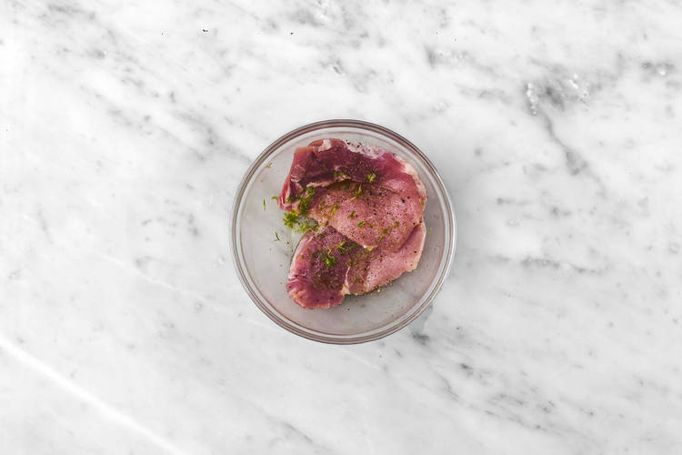 Marinate pork 