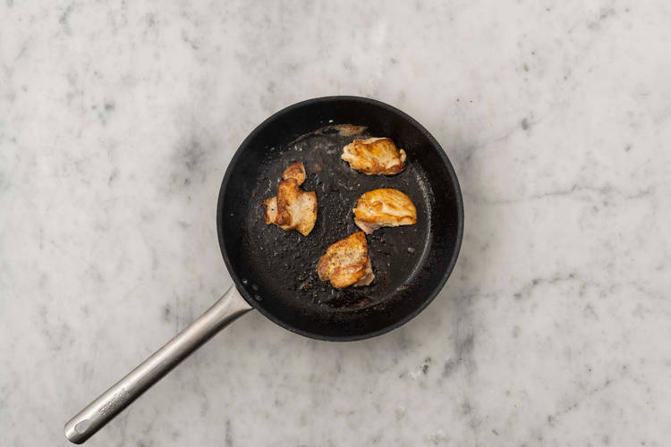 Cuire l’émincé protéiné à base de plantes