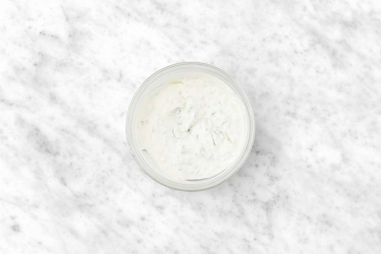 Gör tzatziki