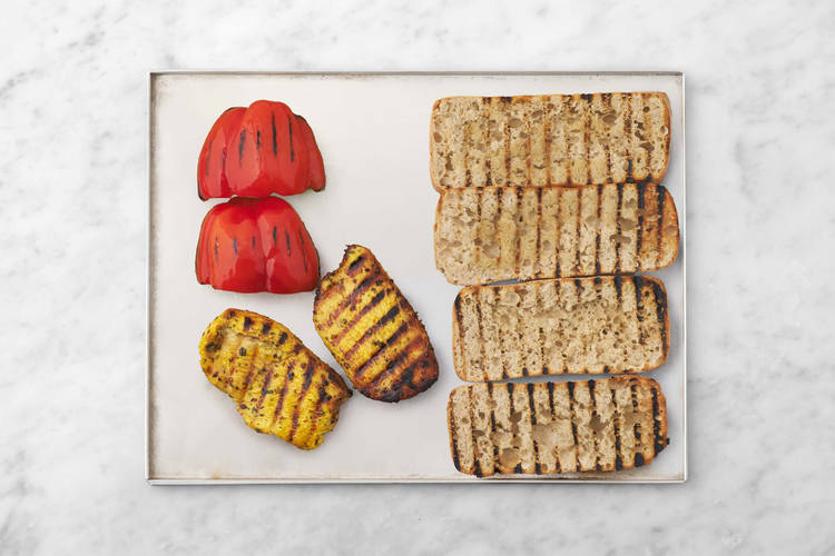 Griller les pains et la dinde