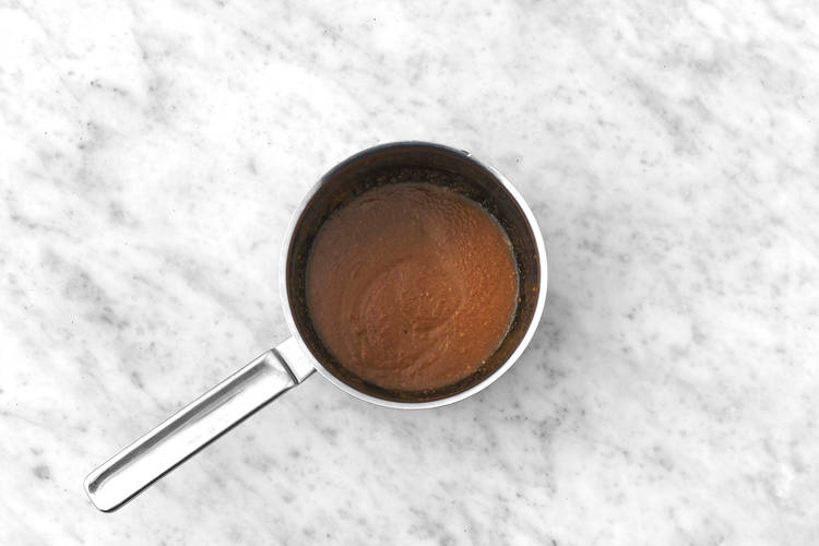 Faire fondre le beurre de cacahuètes