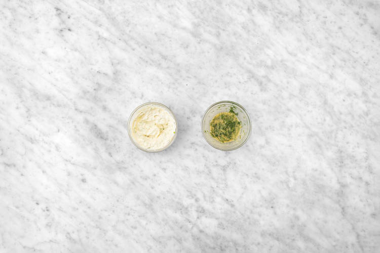 Préparer la sauce à la ciboulette