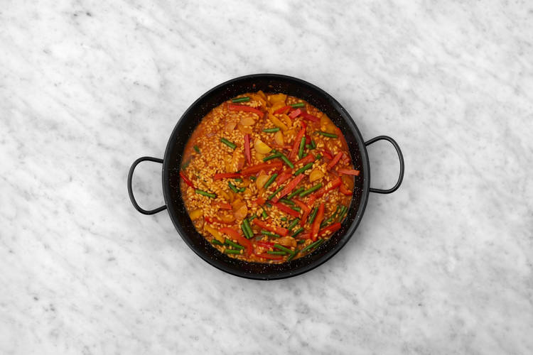 Préparer la paella