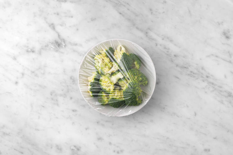 Cuire le brocoli au micro-ondes