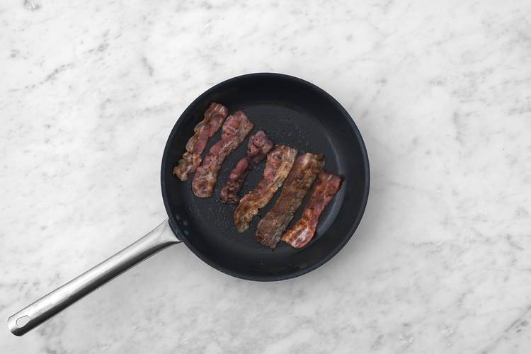Cuocere la pancetta