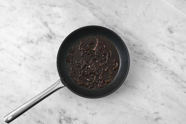 Saus van ui maken