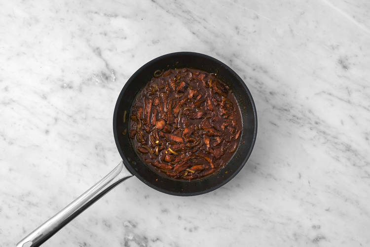 Vegetarische runderstukjes bakken