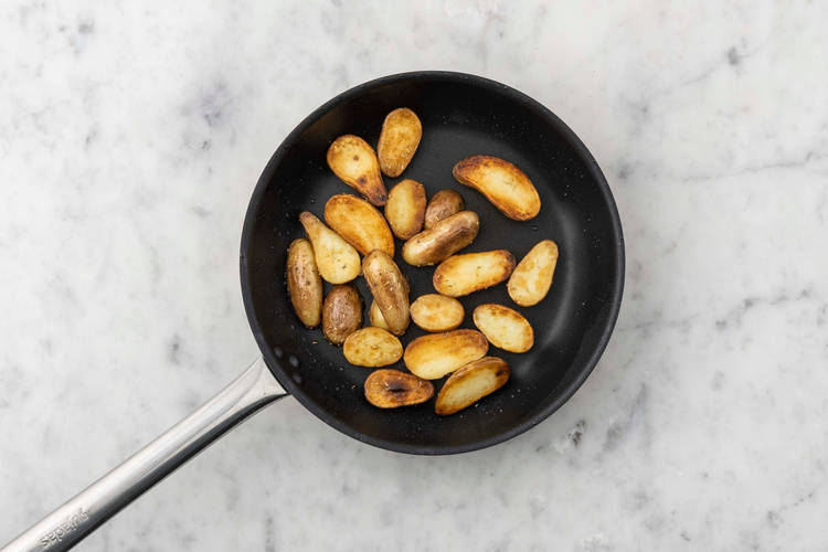 Fry the potatoes
