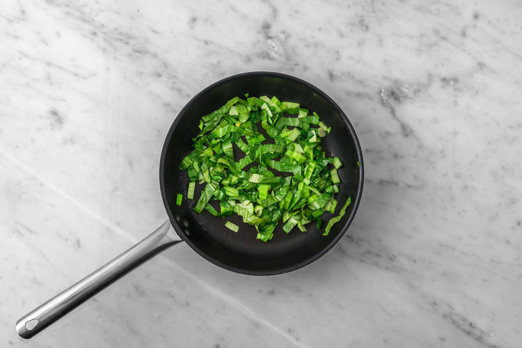 Fry the pak choi