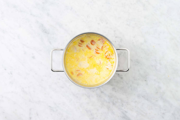 Añade el caldo y cocina