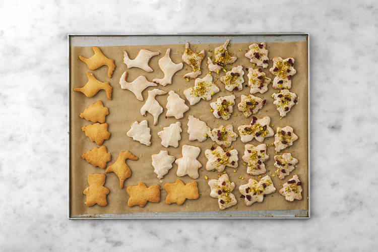 Plätzchen dekorieren