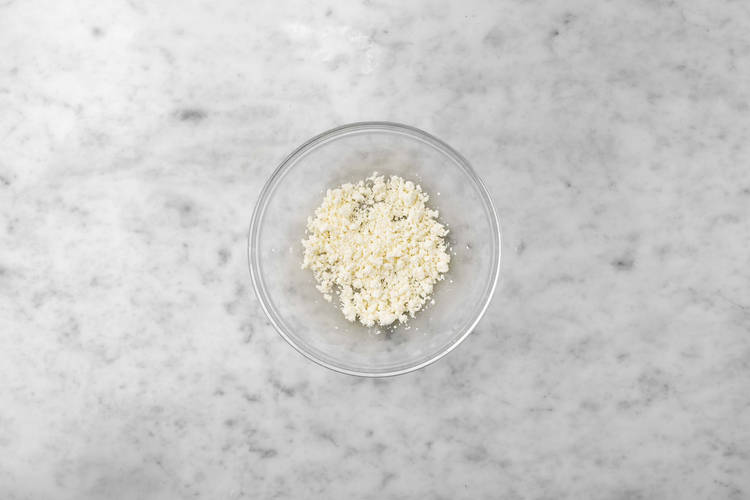 Käse zerkrümeln