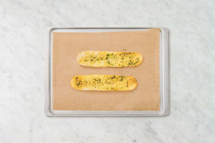 Faire le pain à l'ail