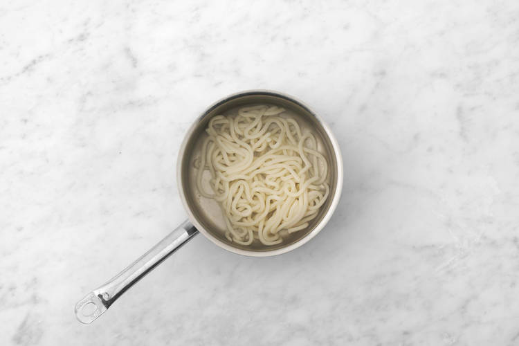 Noedels koken