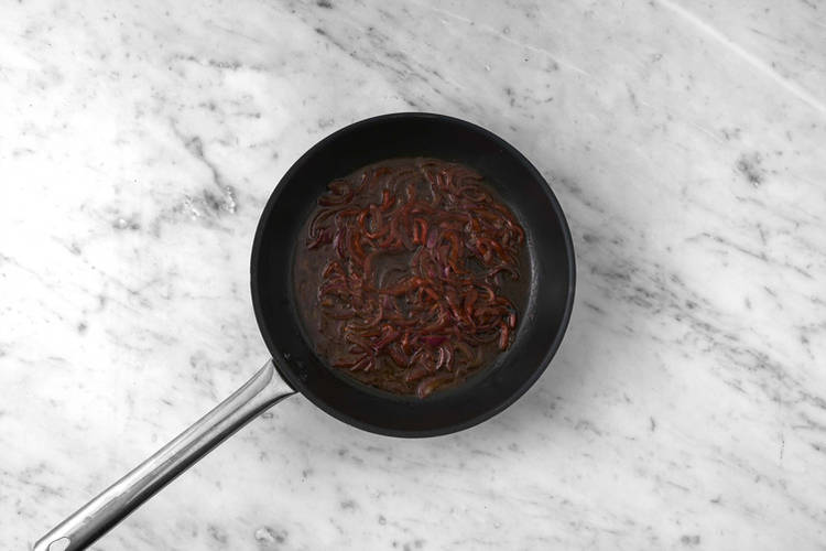 La poêle prend le relais