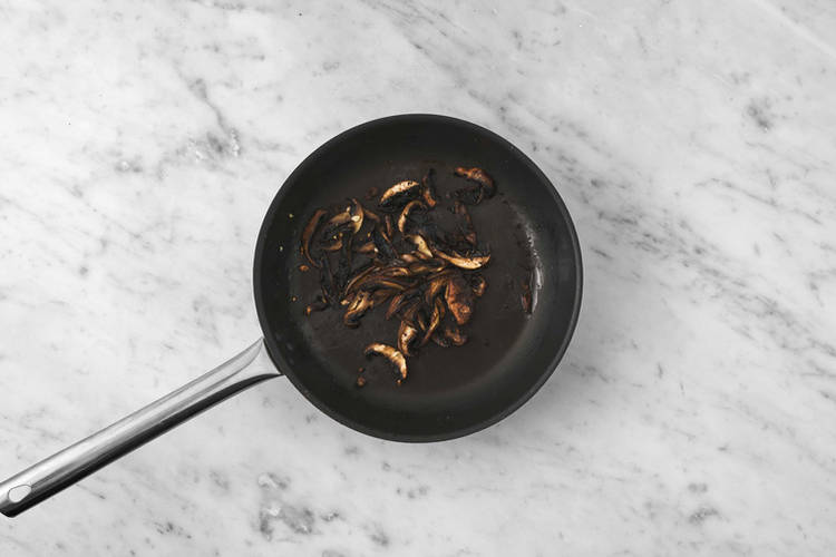 La poêle prend le relais