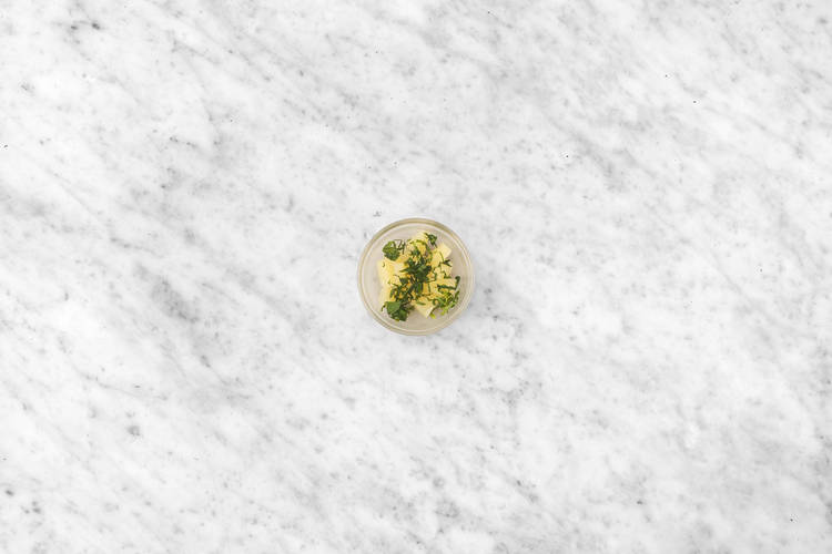 Server ananas-chiagrød