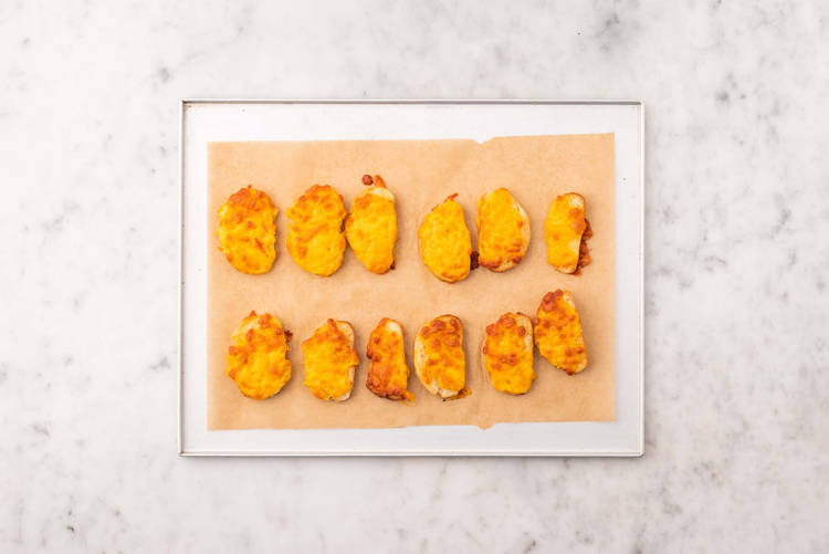 Make cheese toasties