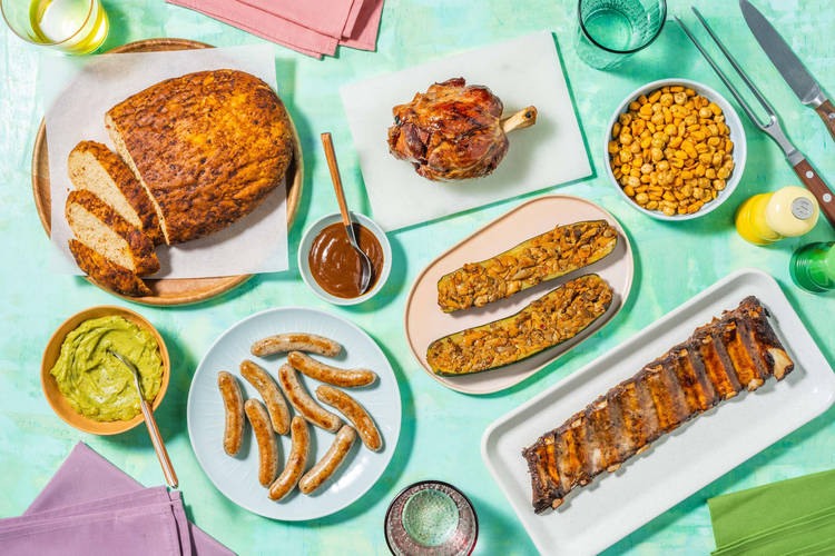 Zucchini und Bratwürste