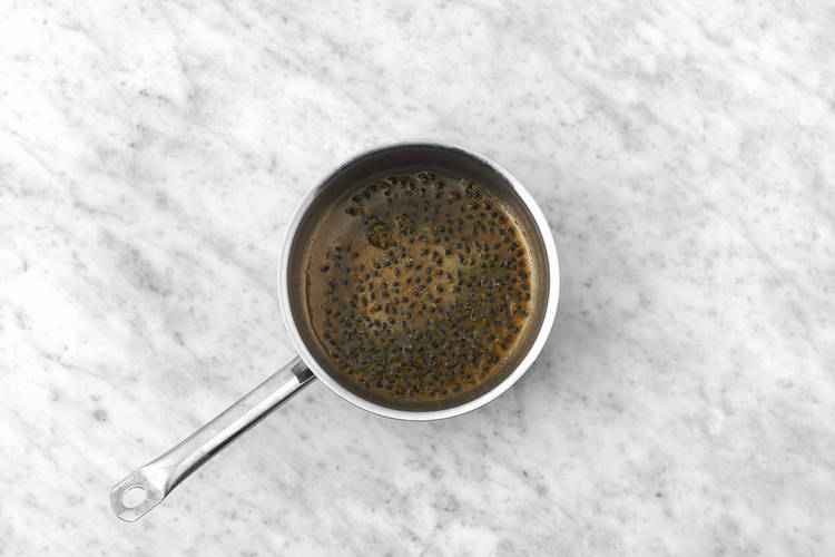 Lav passionsfrugtsauce