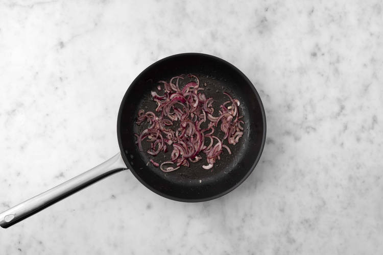 Préparer et cuire les oignons