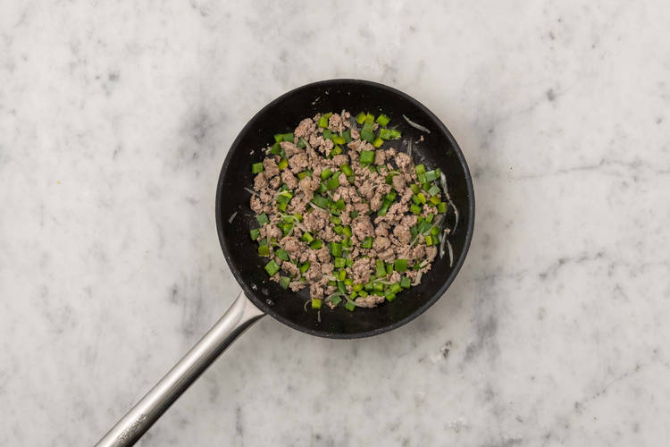 Préparer et faire cuire la saucisse