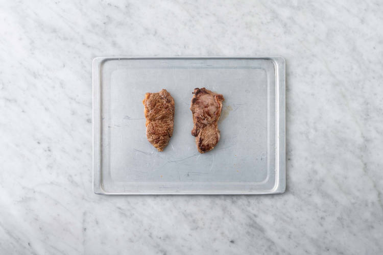 Cuire les steaks