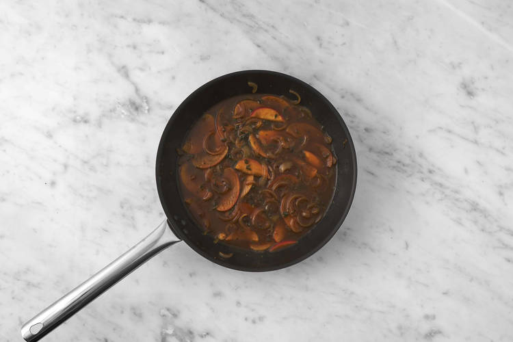 Karamellisera äpple och lök