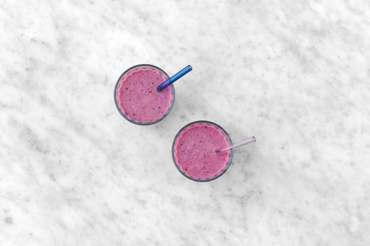 Smoothie met blauwe bessen en mango