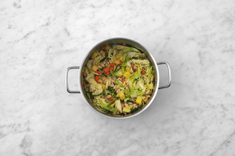 Cuocere la ribollita
