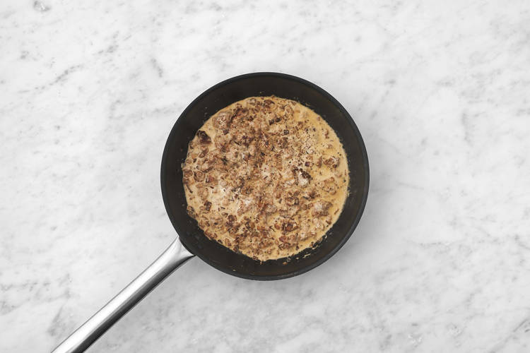 Préparer la sauce à la saucisse