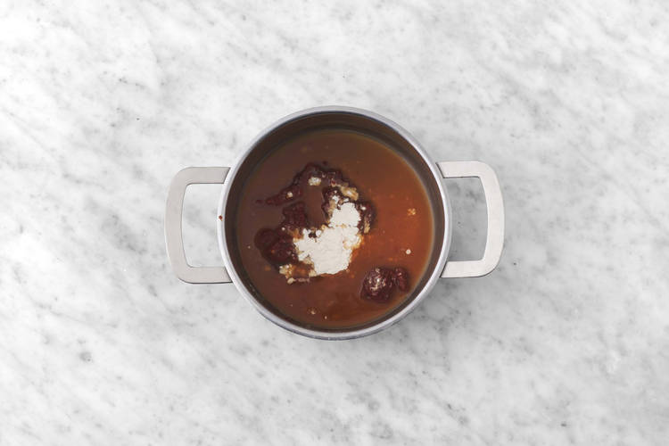 Préparer la sauce à enchilada