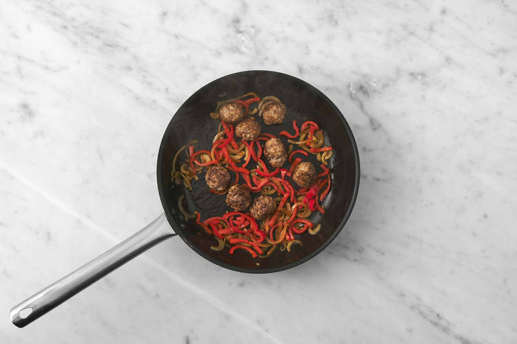 Cuire les boulettes de viande