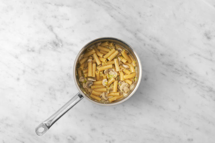 Tillsätt pasta