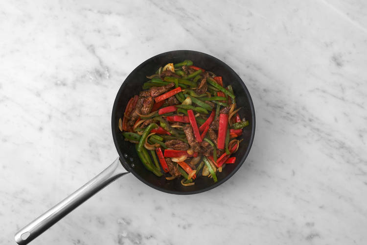 Fleisch & Gemüse anbraten