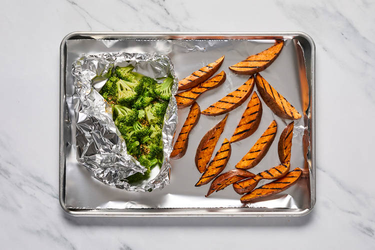 Griller le brocoli et les patates douces