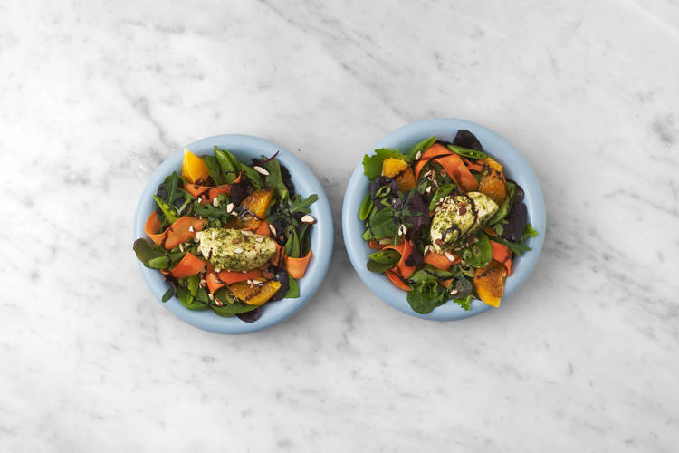 Salat vollenden & anrichten