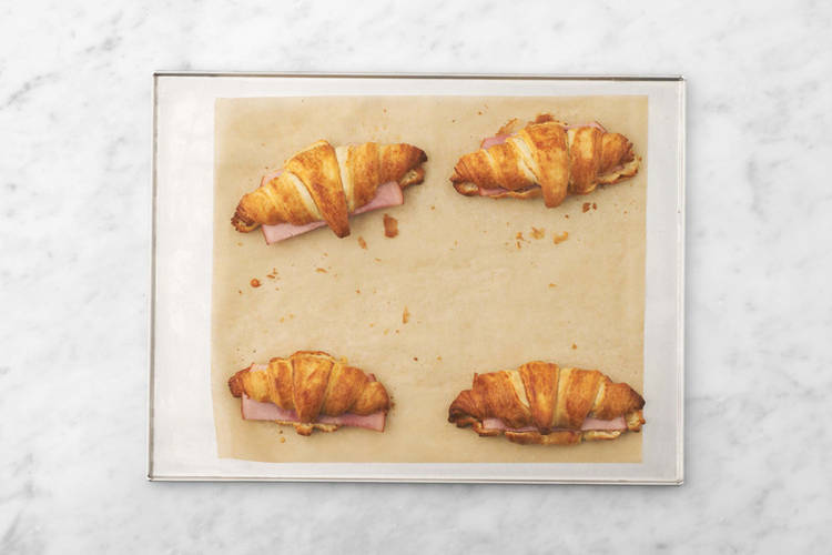 Enfourner les croissants